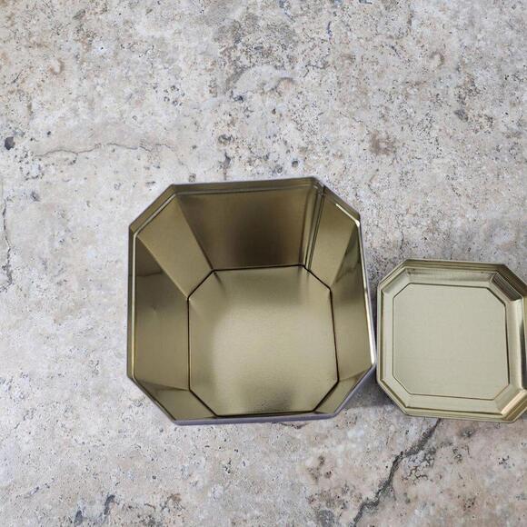 3/$25 Hershey’s Building a Legacy Tin Canister Series #3 - Vintage Collectible - Picture 7 of 8